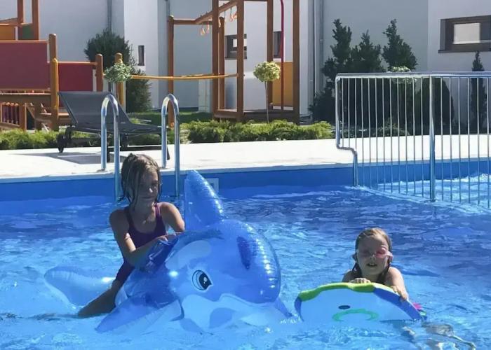 Luxury Homes With the Pools for 6 Persons