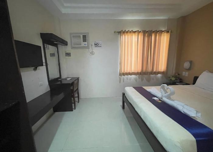 Argao Seabreeze Hotel powered by Cocotel
