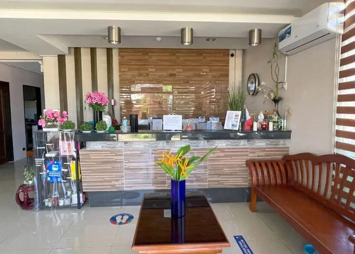 Argao Seabreeze Hotel powered by Cocotel