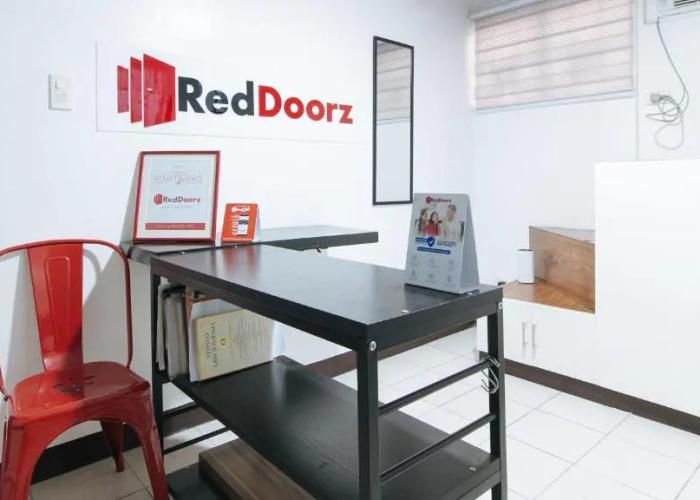 RedDoorz near De La Salle Dasmarinas Cavite