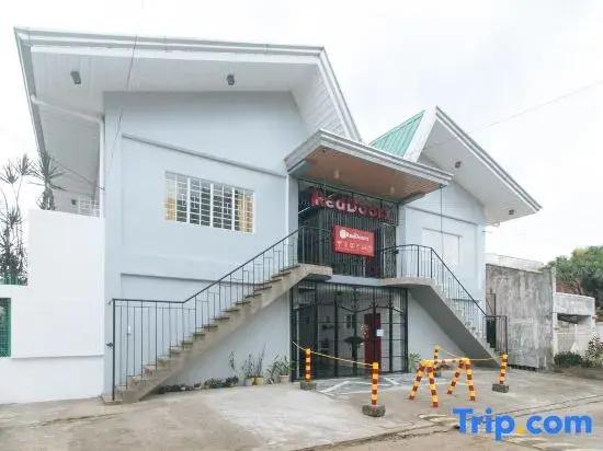 RedDoorz @ V-Cloud Hills Near de La Salle Dasmarinas Cavite