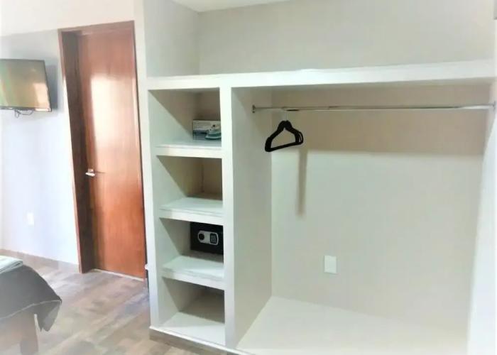 R03 Habitación Equipada STV WIFI Parking
