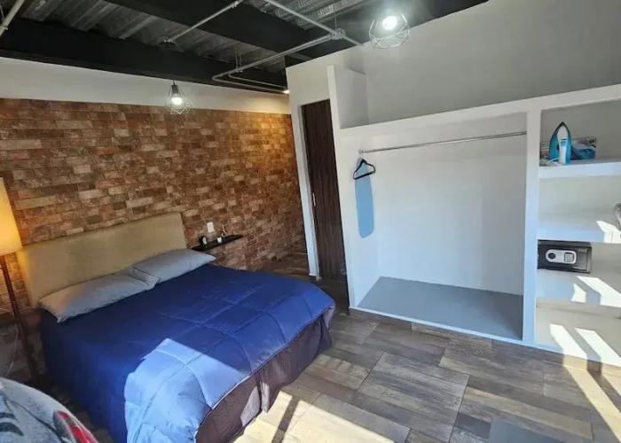 R04 Habitación Equipada STV WIFI Parking