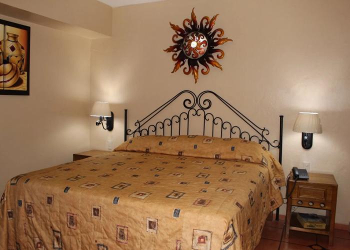 Hotel Hacienda del Sol