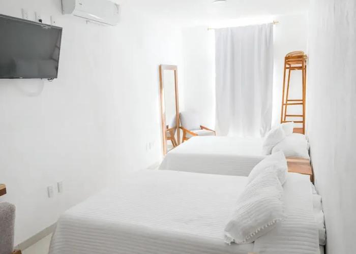 Hotel & Suites Punto Oriente