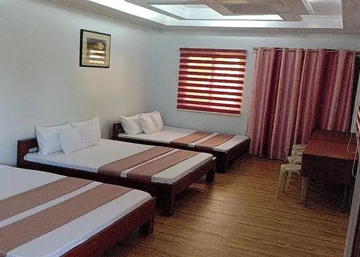 FNT Transient House near Hundred Islands