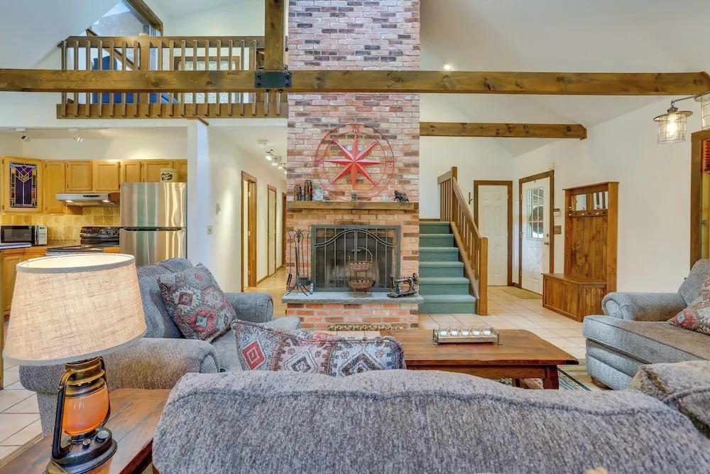 1 Mi to River: Cabin w/ Fire Pit in Milanville!