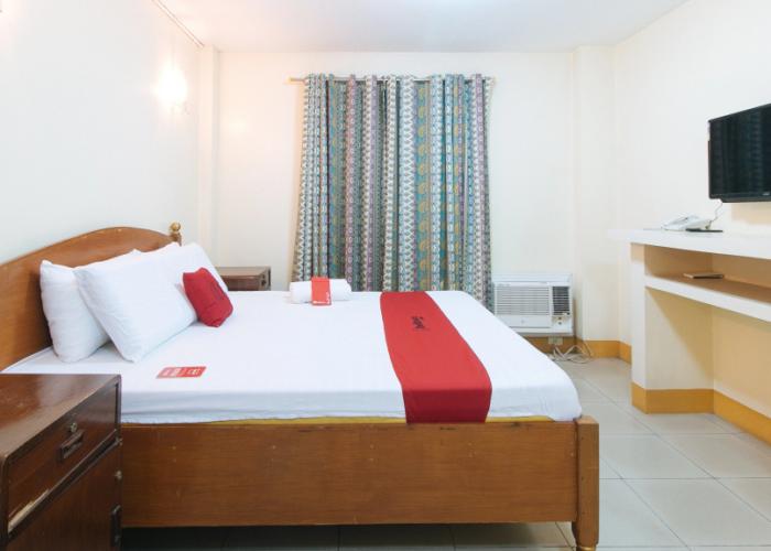 RedDoorz @ Golden Park Inn La Union