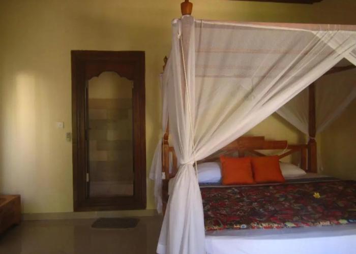 Tradisi Beach Front Villas