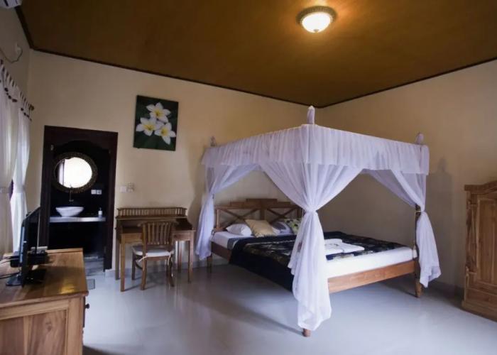 Tradisi Beach Front Villas