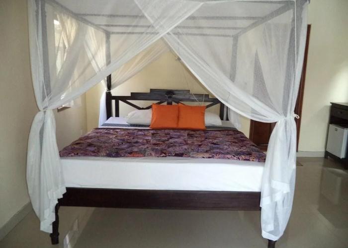 Tradisi Beach Front Villas