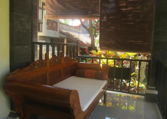 Tradisi Beach Front Villas