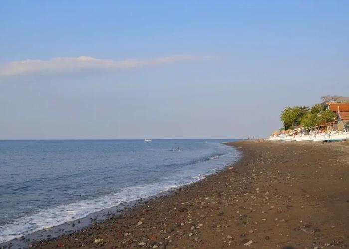 Valomia Beachfront