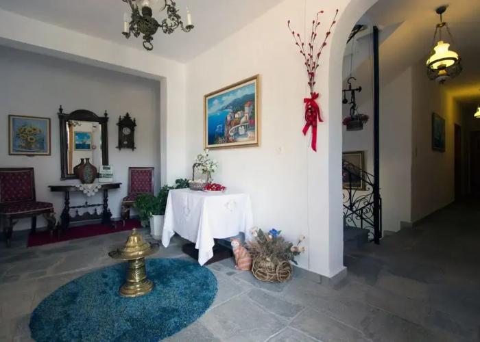 Pantheon Studios Apartments