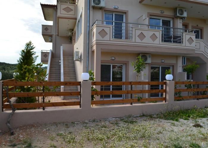 Grand Villas Apartments & Studios