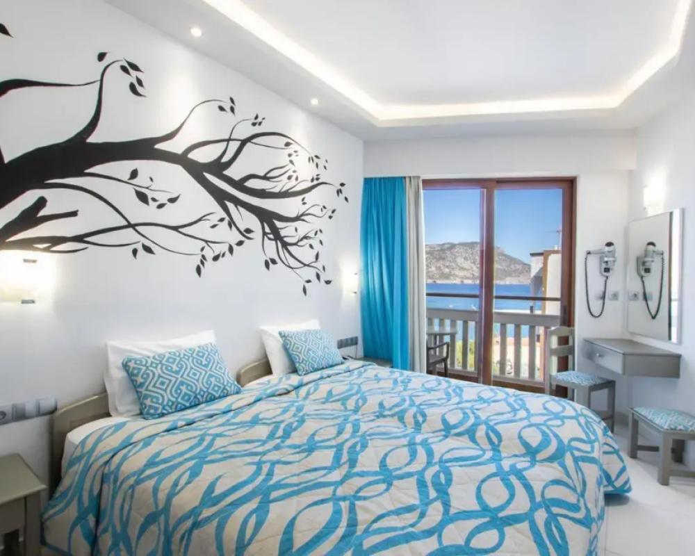 фото Oceanis