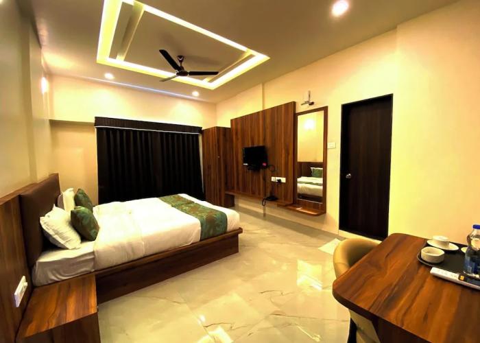 The Grand Sarovar Inn and Suites