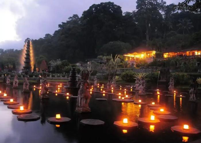 Tirta Ayu Hotel and Restaurant