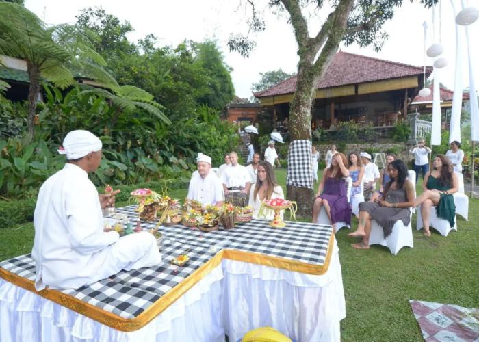 Tirta Ayu Hotel and Restaurant