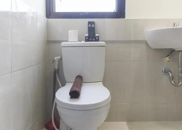 Homey and Cozy Stay 2BR at Meikarta Apartment