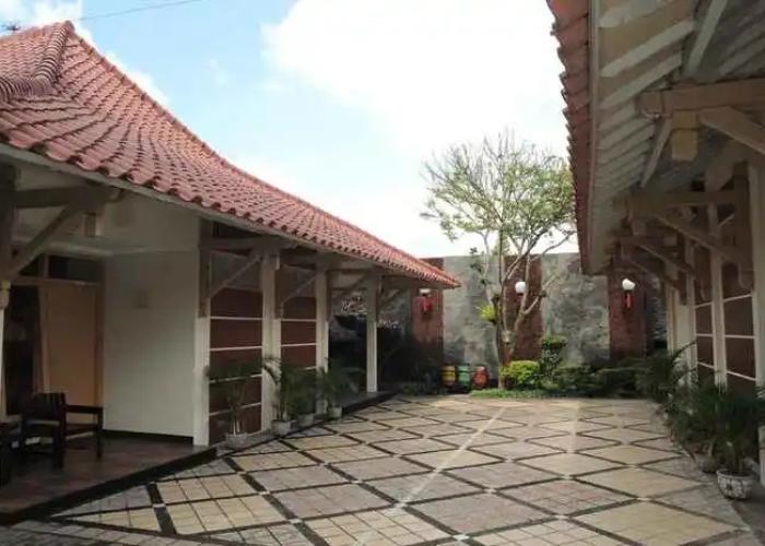 Nuwis Hotel & Convention