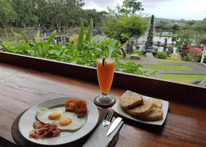 Tirta Ayu Hotel & Restaurant