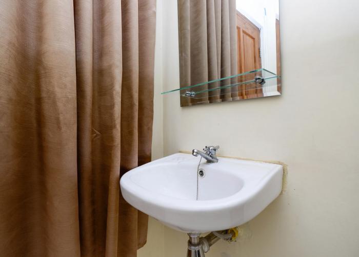 Super OYO Capital O 2258 Santana Syariah Guest House