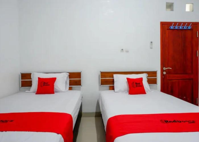 RedDoorz Syariah near Universitas Muhammadiyah Surakarta