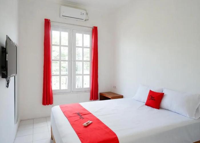 RedDoorz Plus near UMS Solo