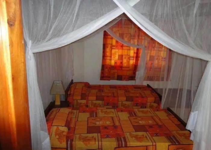 Bwana Tembo Safari Lodge