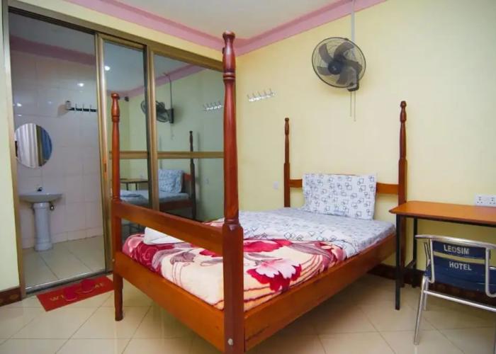 Leosim Hotel
