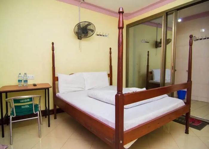 Leosim Hotel
