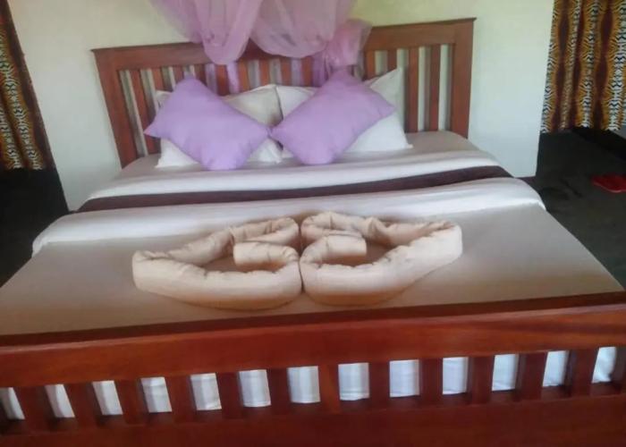 Tangi Safaris Lodge