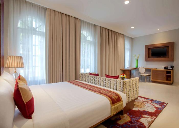 Ramada Suites by Wyndham Solo