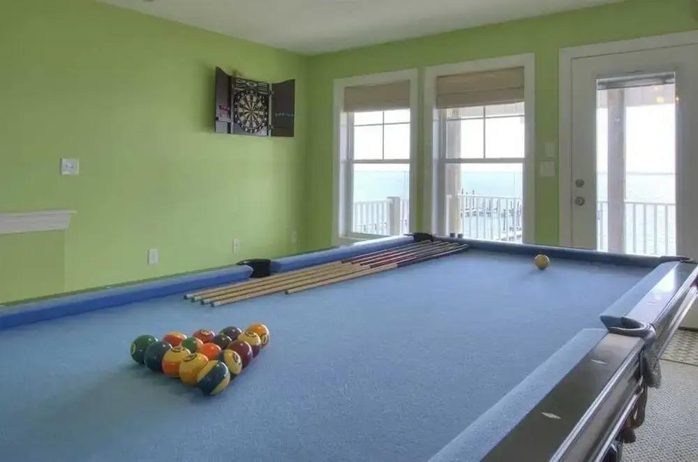 фото Dolphin Lookout 4 Bedroom Home by RedAwning