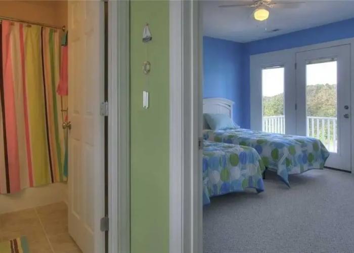 Dolphin Lookout 4 Bedroom Home by RedAwning