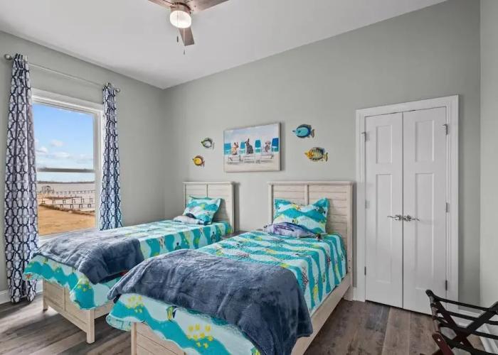 Straits Serenity 3 Bedroom Home by RedAwning