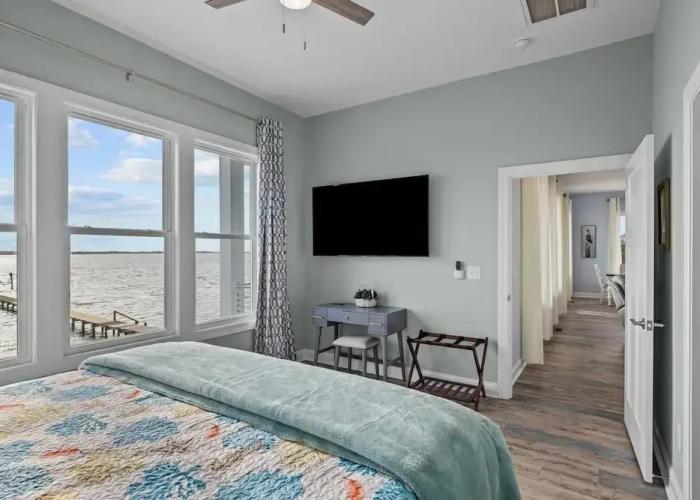 Straits Serenity 3 Bedroom Home by RedAwning