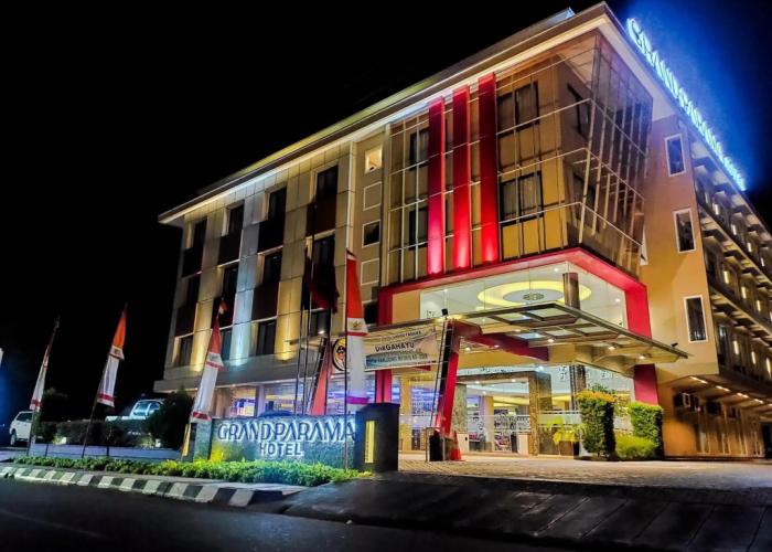 Grand Parama Hotel