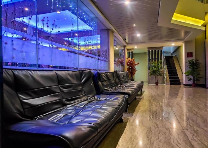 Grand Parama Hotel