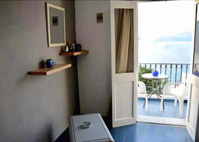 Elenis Studios & Apartments