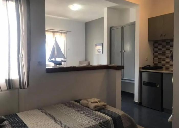 Elenis Studios & Apartments