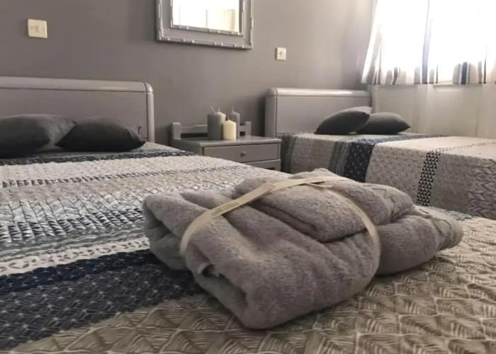 Elenis Studios & Apartments