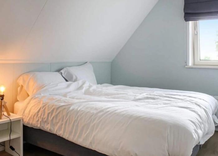 Atmospheric Villa With Nice Garden, in a Holiday Park at the Water in Friesland