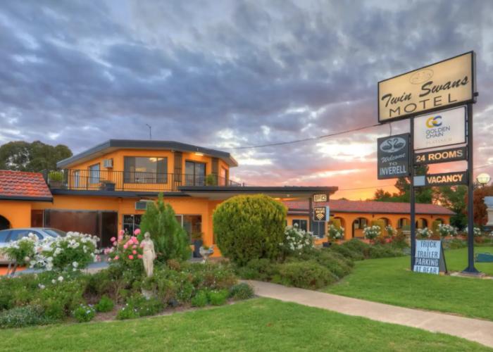 Twin Swans Motel
