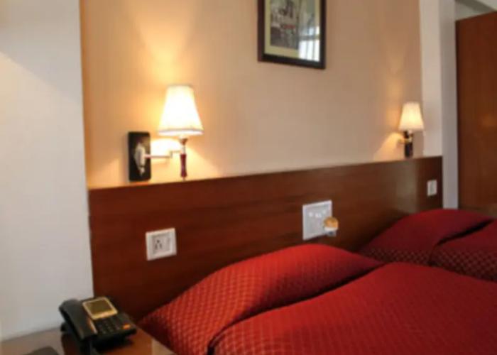 Marina's Motel