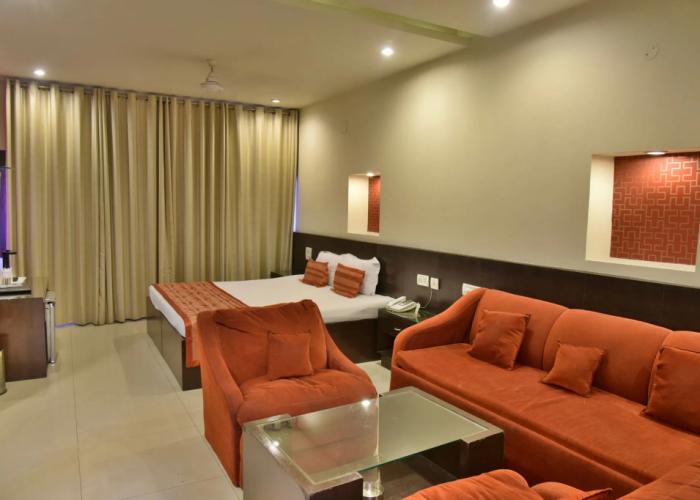 Jullundur Hotel