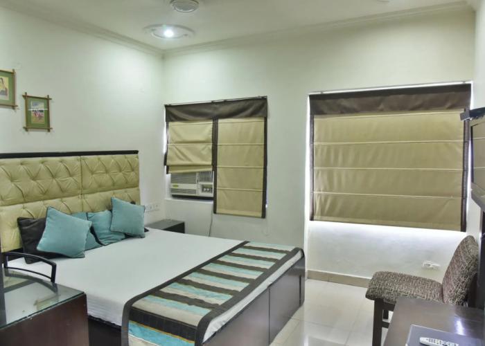Jullundur Hotel