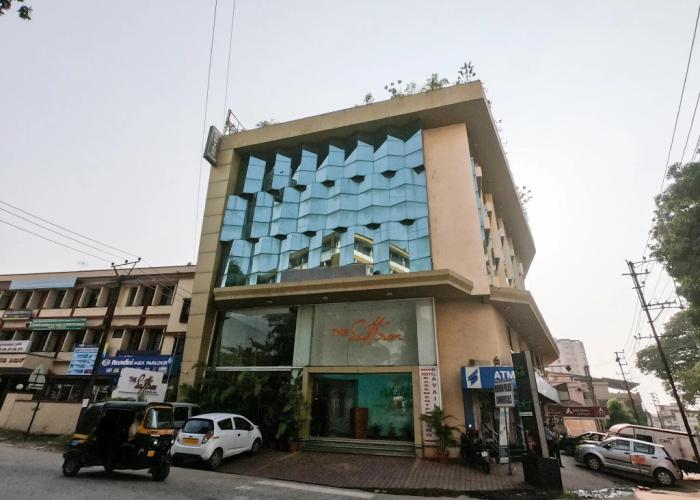 Srinivas Saffron Hotel
