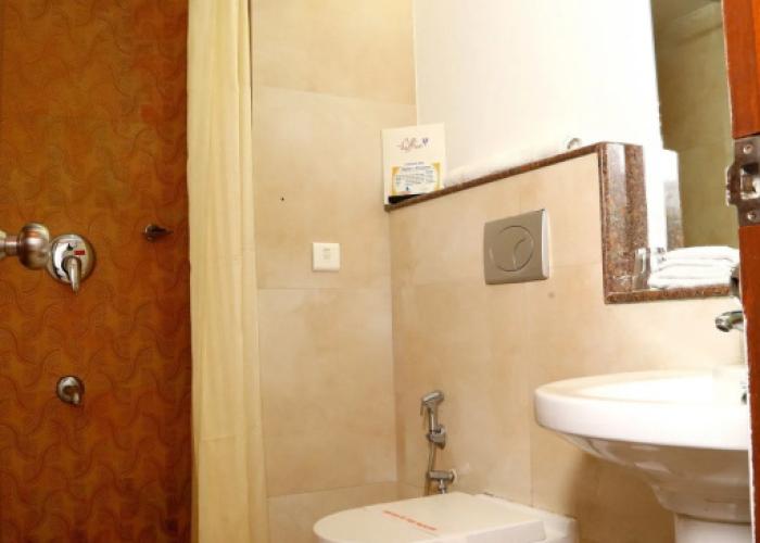 Srinivas Saffron Hotel